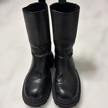 ZARA 블랙 자라 트랙 밑창 플랫 앵클부츠