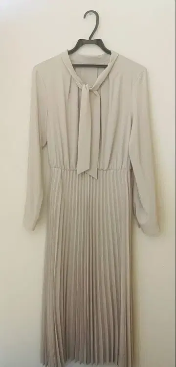 플라스테 조젯 플리츠 도킹 원피스