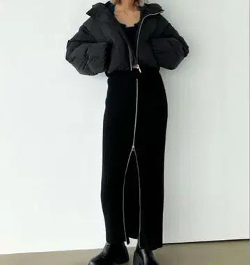 EMODA 숏 볼륨 퍼프 다운 블랙