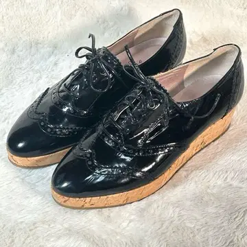 [ 긴자 카네마츠 ] 블랙 에나멜 코르크 밑창 통굽 윙 팁