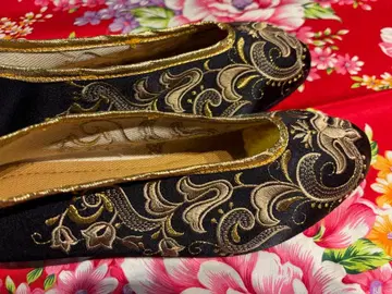 대만제 자수 디자인 플랫슈즈 블랙 골드