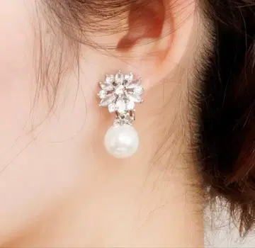 ANNAN WEDDING 크리스탈 장식 펄 귀걸이(양쪽 귀용)
