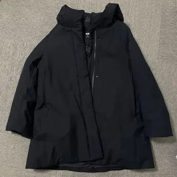 유니클로 하이브리드 다운 숏코트 M 네이비