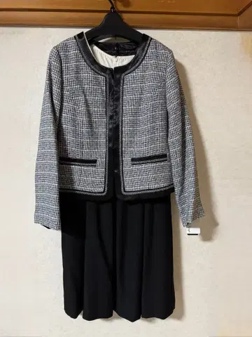 size 15호 트위드 자켓과 레이스 원피스 세트