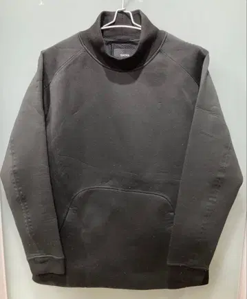 ISAORA 블랙 하이넥 맨투맨 M