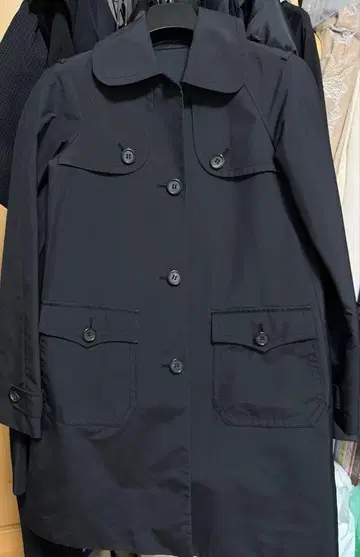 Theory A라인 트렌치코트 블랙 코트