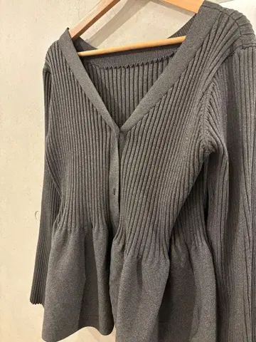 GALLARDAGALANTE 페플럼 가디건