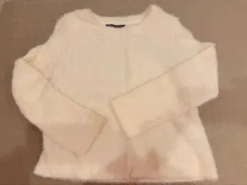 Armani Exchange 화이트 니트 긴팔