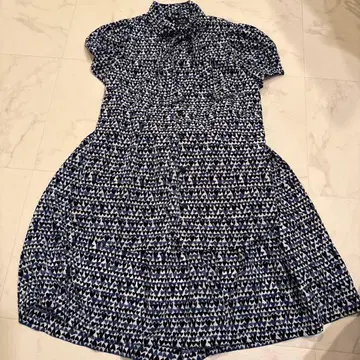 에네스베 하트 무늬 셋업 네이비