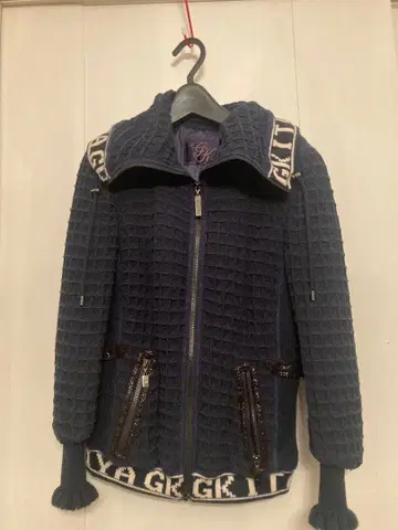 이타리야 네이비 니트 자켓 입체 텍스처