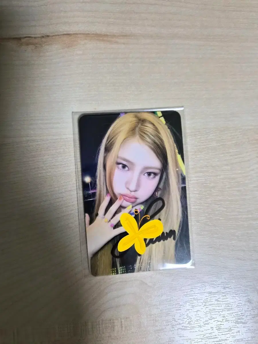 Key Key Ha-eum DANCING ALONE All-out Sign Poca