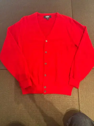 레드 V넥 가디건 M 사이즈