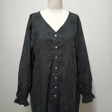 [ somari ] 롱 원피스 ( M 상당 ) 꽃무늬 펀칭 블랙