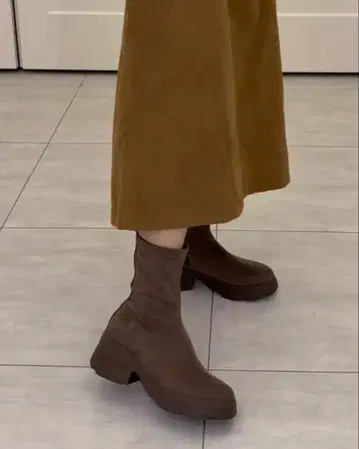 다이애나 DIANA 스트레치 스웨이드 숏부츠 브라운 23cm