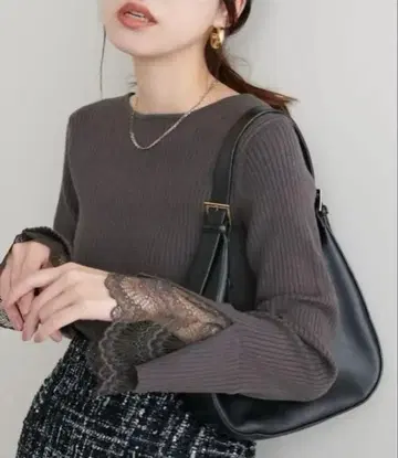 내추럴 꾸뛰르 앞뒤 2way 소매 레이스 리브 니트