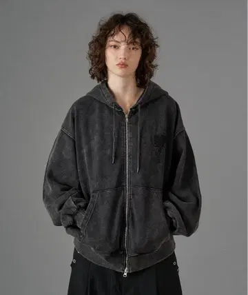 ONCILY 온셰리 25AW / 하트 로고 풀 지퍼 후디