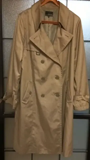 22 OCTOBRE 베이지 트렌치코트 EL