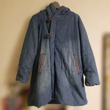 TITICACA 데님풍 후드 부착 다운 자켓