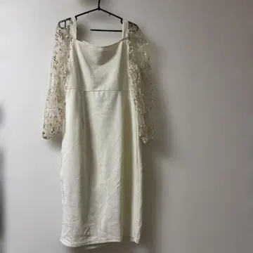 화이트 꽃무늬 자수 긴팔 원피스 포멀