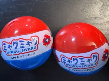 미야쿠미야쿠 플로키 피규어