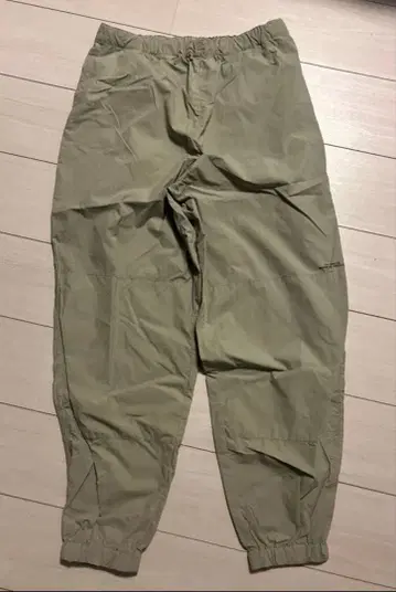 [ HINSON x BAYFLOW ] 나일론 팬츠 와이드 실루엣 베이지