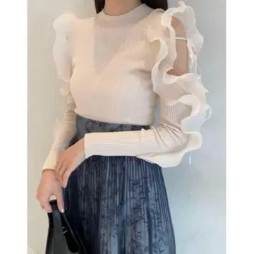 snidel 프릴 슬리브 니트 풀오버