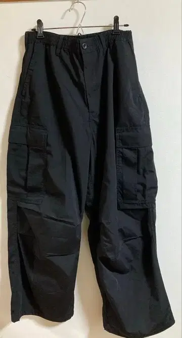 유니클로 슈퍼 와이드 카고 팬츠 M 사이즈