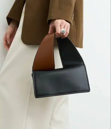 커브 핸들 2WAY 바이컬러 가죽 백