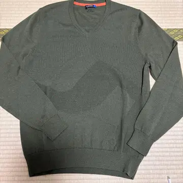 J.Lindeberg 올리브 그린 V넥 스웨터