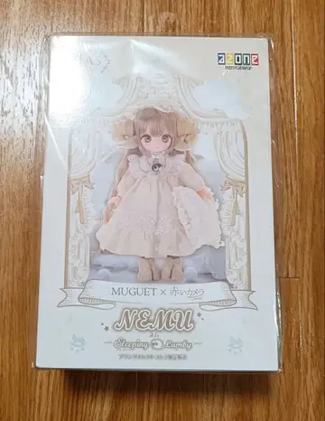 AZONE DIAS MUGUET x 빨간색 카메라 네무 인형