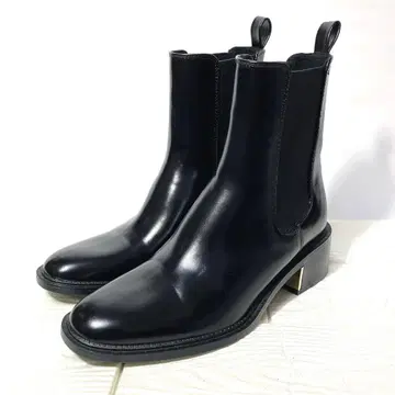 새상품급 ZARA 사이드 고어 부츠 블랙 37 사이즈