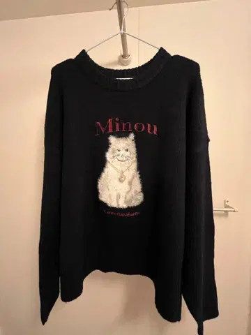 Re-J&SUPURE 고양이 자수 네이비 스웨터