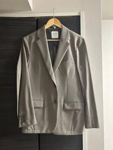 UNITED TOKYO 베이지 셋업 테일러드 자켓