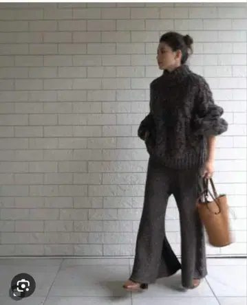 ETRE TOKYO 터틀넥 케이블 니트 풀오버