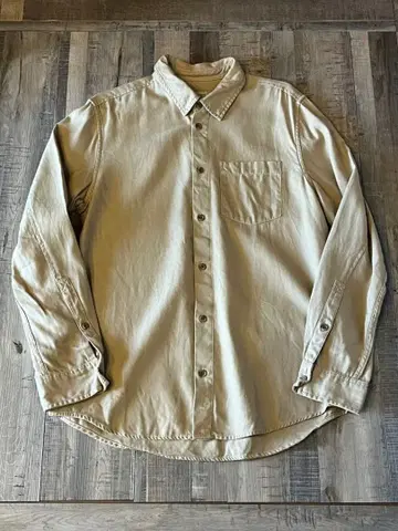 nudiejeans 누디진의 플레인 셔츠