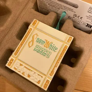 디즈니 스토어 백설공주 팝업 크리스마스 오너먼트