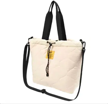 [ KiU ] 패디드 드로스트 토트백 아이보리 새상품