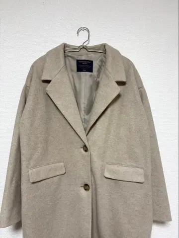 베이지 롱 코트 투버튼