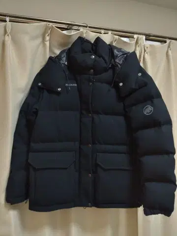 MAMMUT 블랙 다운 자켓 M 사이즈