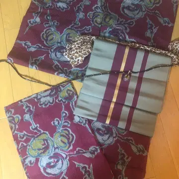 앤티크 순수 실크 단의 코몬 적자색에 SD 가지