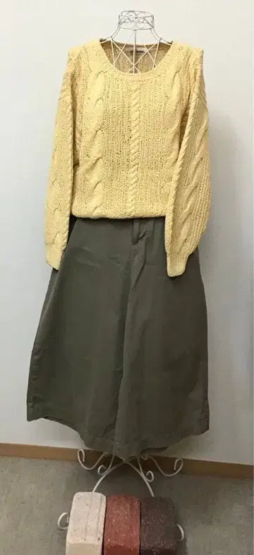 카키 워크 팬츠 니트 스웨터 세트