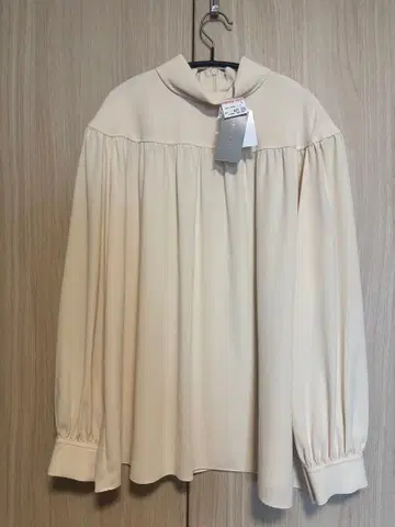 택 포함 미사용 새상품 가격 27720엔 띠어리 럭스 블라우스 셔츠