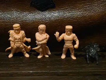 죠죠의 기묘한 모험 죠죠 근육맨 지우개 죠셉 죠타로 카쿄인 아브돌 중고품