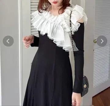 크로스 프릴 컷 원피스 dazzlin