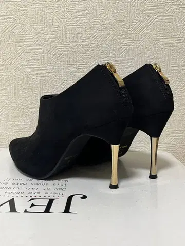 블랙 스웨이드 부티 힐