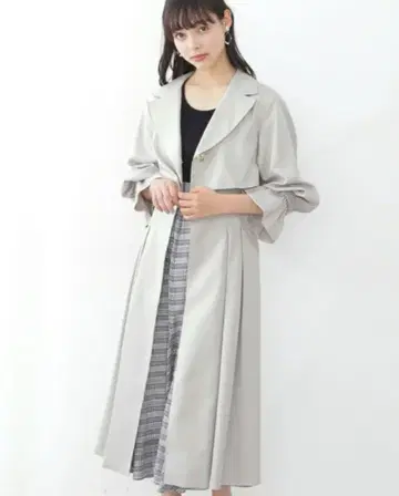 질 바이 질 스튜어트 백 플리츠 트렌치 원피스