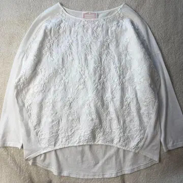 새상품급 비어즐리 상의 자수 화이트 프리 사이즈