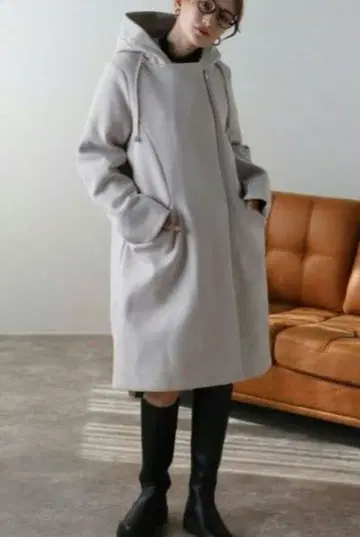 봉쥬르 사간 M 후드 부착 지퍼 코트