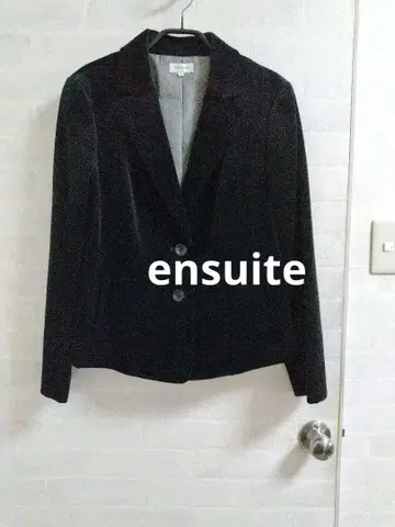 [ 새상품급 ] ensuite 블랙 벨벳 테일러드 자켓