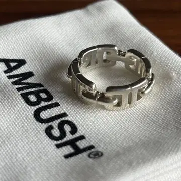 AMBUSH SMALL MONOGRAM CHAIN RING